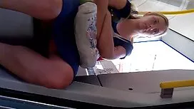 Тя се обслужва от пе ...