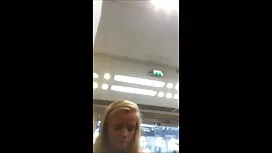 Две млади сладки в г ...