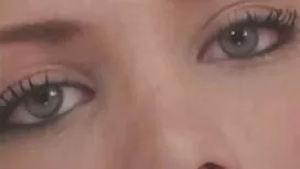 Малката тийнейджърка ...