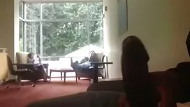 Азиатски брюнетка по ...